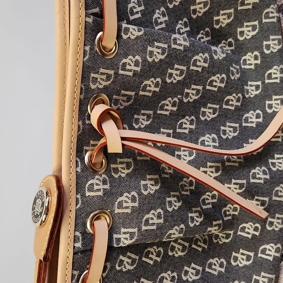 Dooney and Bourke Shoulder Strap purse - Picture 2 of 10